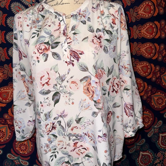 ❤️ Dalia Floral Print Blouse size medium - Picture 15 of 15